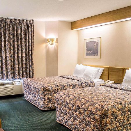 Rodeway Inn Abbotsford Exterior photo