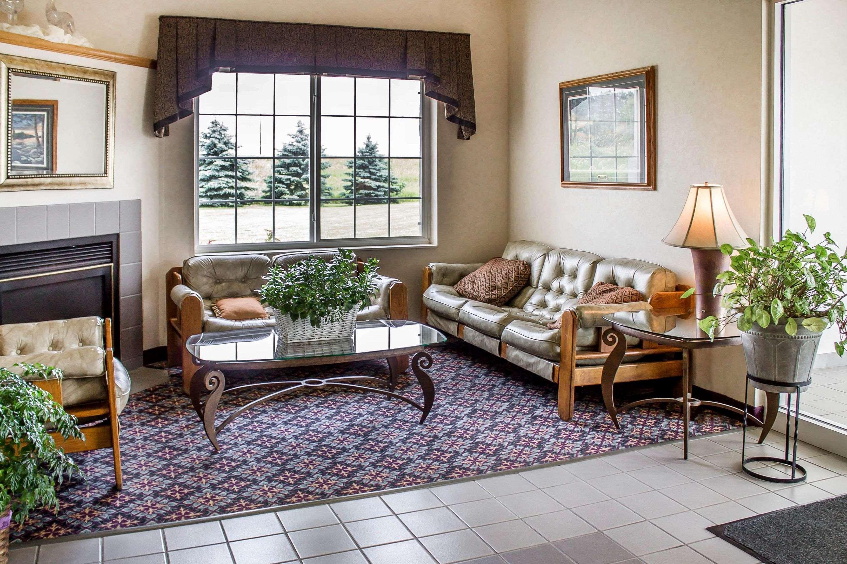 Rodeway Inn Abbotsford Exterior photo